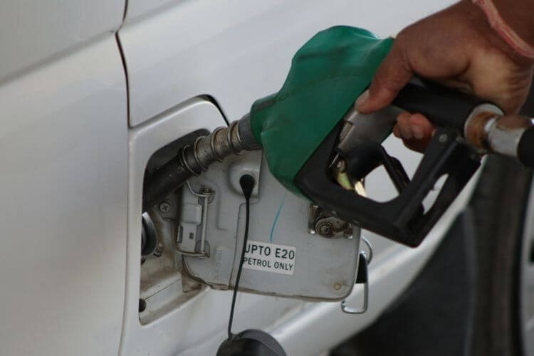 Refueling on gas tank - Fuel Logic refueling on gas tank