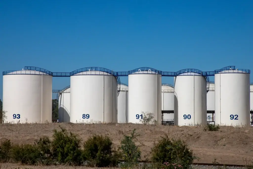 photo-of-industrial-fuel-storage-tanks-at-oil-term-2023-11-27-05-35-59-utc - Fuel Logic cylinder fuel tank